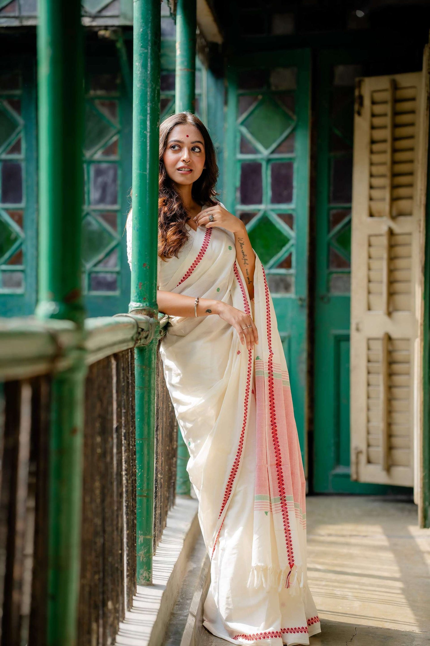 Handwoven Pure Cotton Saree with Sleek Naxa Border and Buta